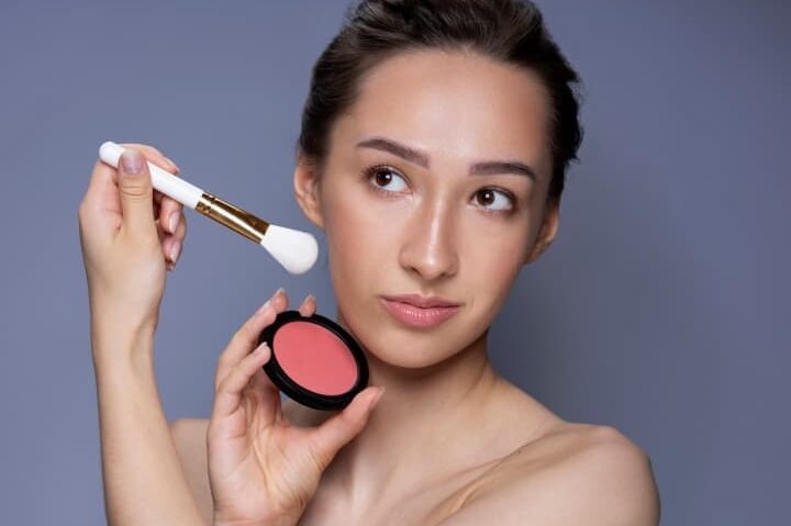 Maquillaje para rubias: cómo destacar tu belleza natural