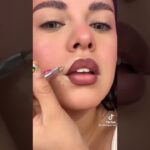 Consigue labios más voluminosos con pintalabios efecto botox