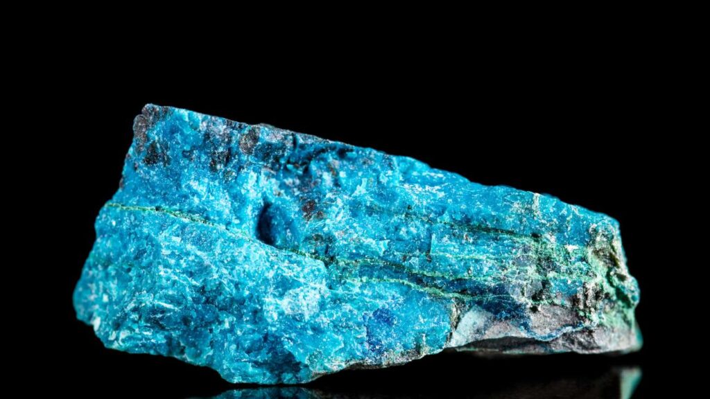 Explorando la Belleza Natural de los Minerales en Bruto
